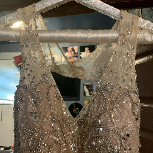 Quinceanera dress, some jewels are missing, Champagne colored - Picture 5 of 8